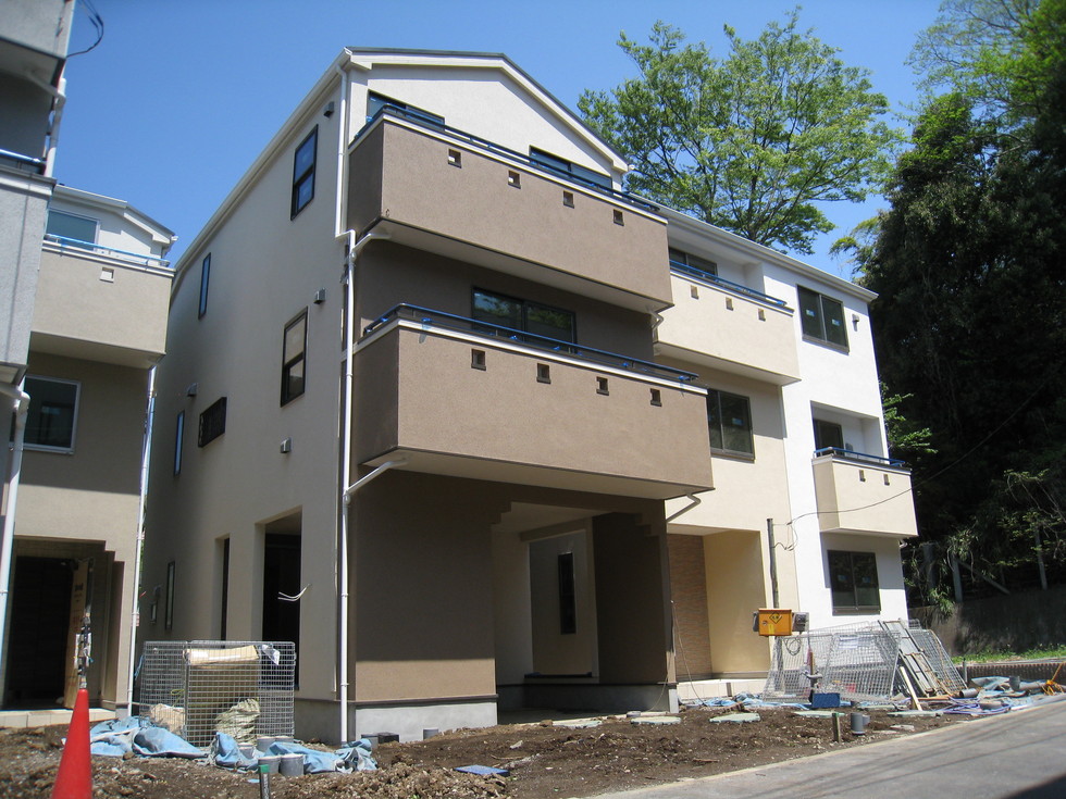 向ヶ丘遊園「南道路」陽当り良好!-小田急線沿線 新百合ヶ丘 町田の不動産 有限会社ノイ/向ヶ丘遊園「南道路」陽当り良好!のイメージ