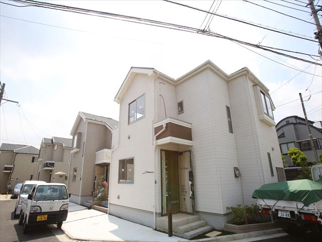 狛江　角地新築戸建-小田急線沿線 新百合ヶ丘 町田の不動産　有限会社ノイ/狛江　角地新築戸建のイメージ